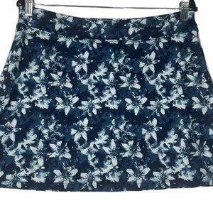 Tranquility by Colorado Clothing Size Large Women's Navy Floral Pull-On Skort